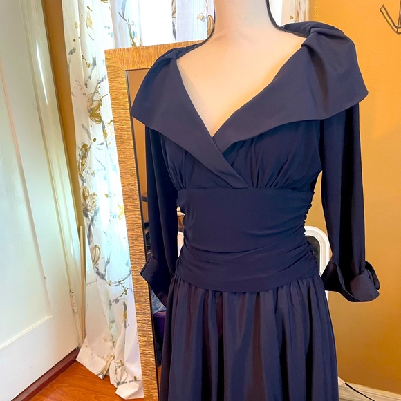 Jessica Howard cocktail dress, Size 10; worn only twice to a sponsor event - Picture 1 of 4